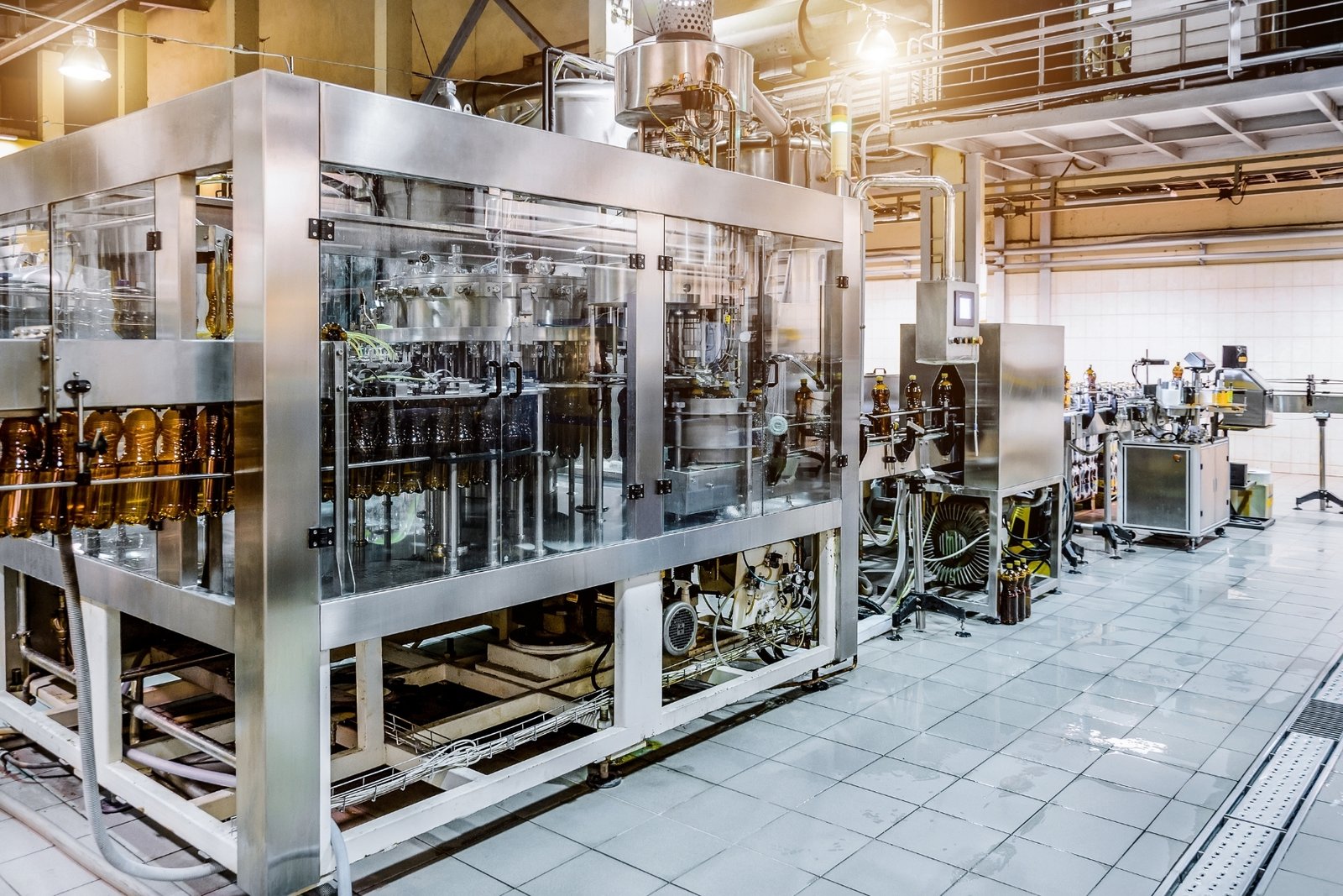 Industrielle Abfüllmaschine in der Produktion